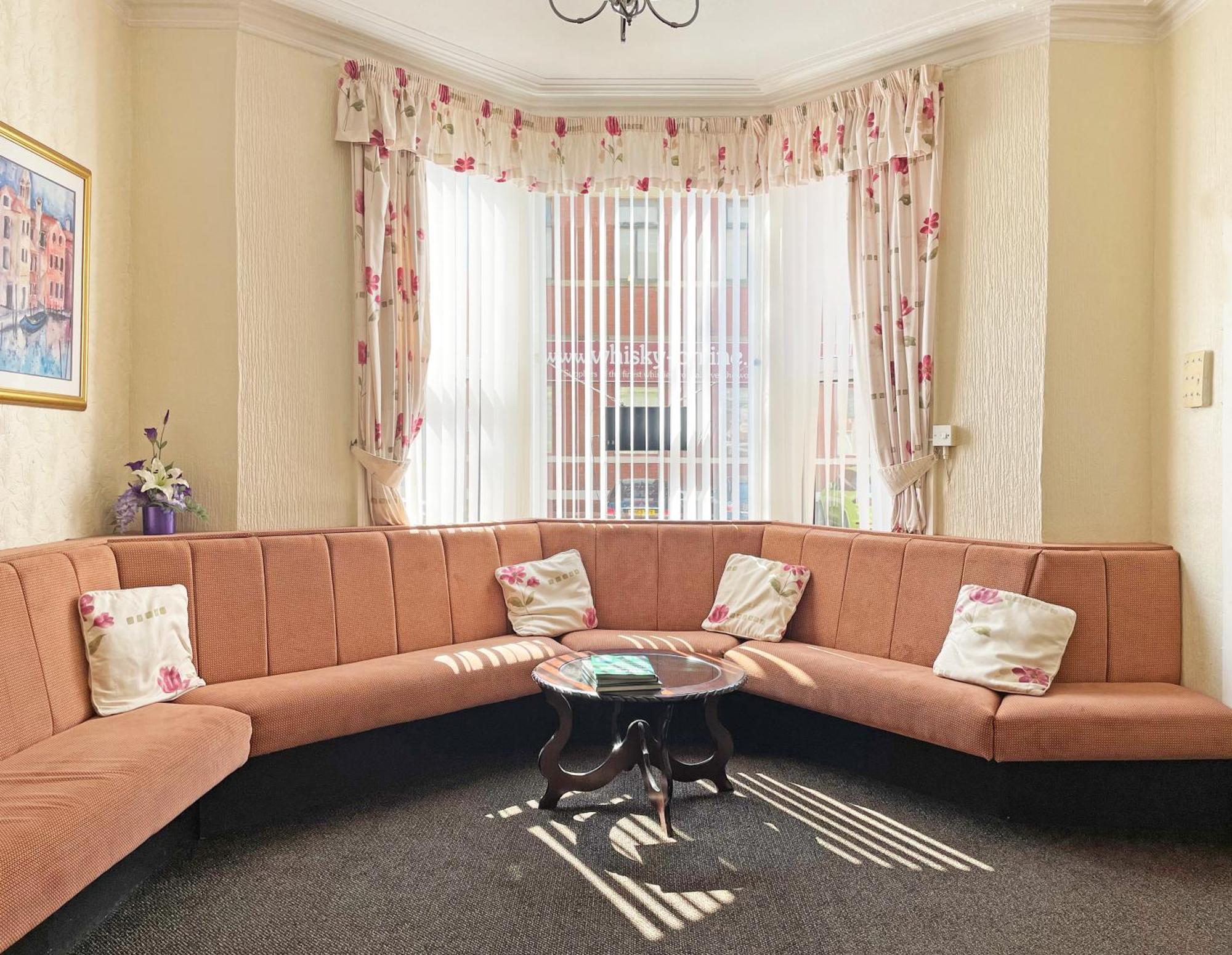 Balin Helmshore Hotel Blackpool Extérieur photo